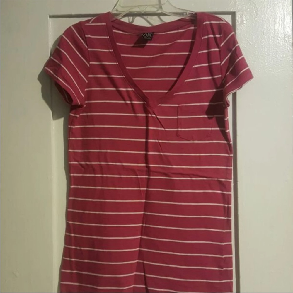 Women’s zumiez v neck
